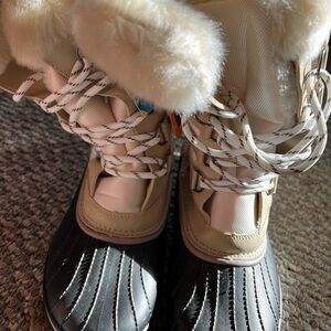 3M Thinsulate Insulated Boots in Black and Cream